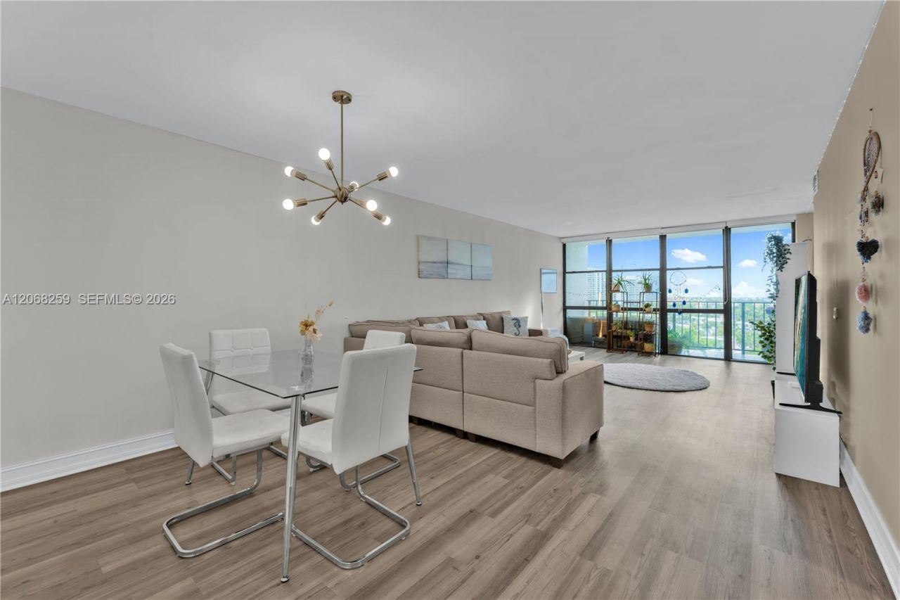 1000 Parkview Dr , Unit 1007, Hallandale Beach, FL 33009 Photo