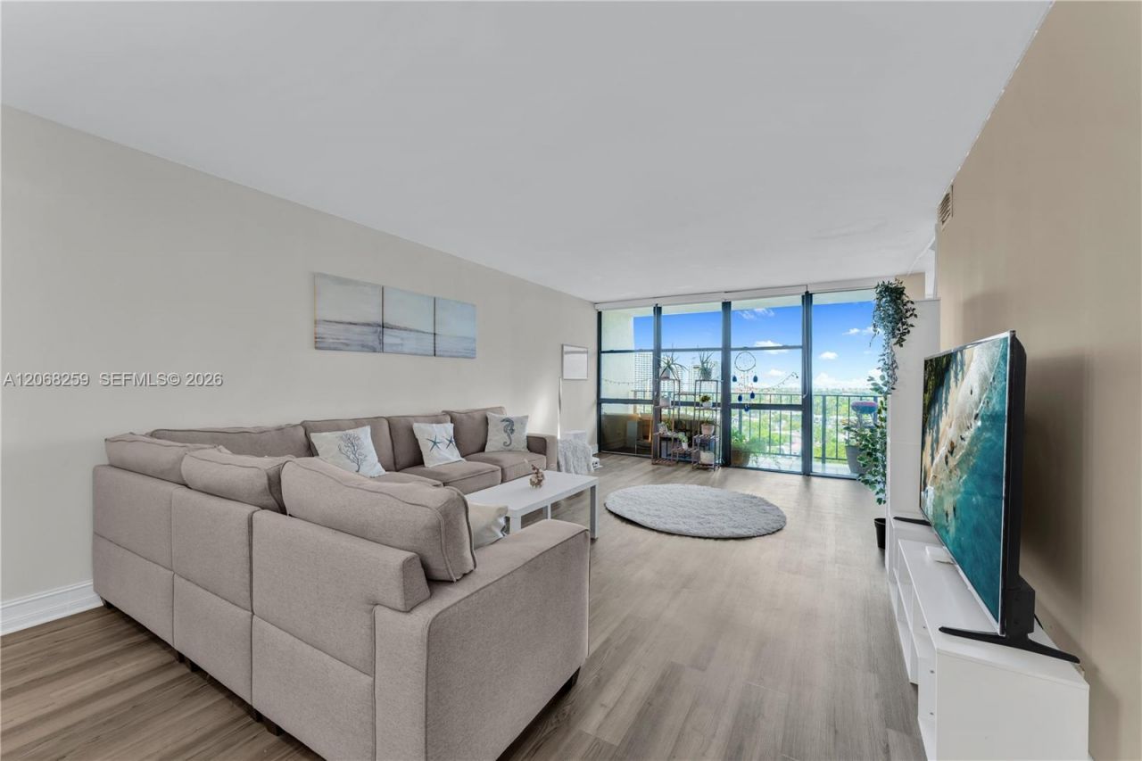 1000 Parkview Dr , Unit 1007, Hallandale Beach, FL 33009 Photo