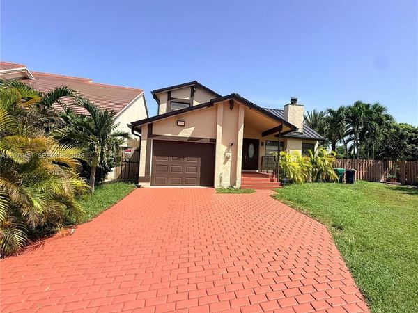 9645 SW 148th Pl , Miami, FL 33196