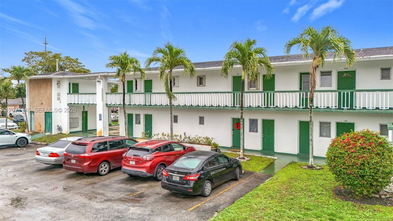 6730 Arbor Dr , Unit 202, Miramar, FL 33023 Photo