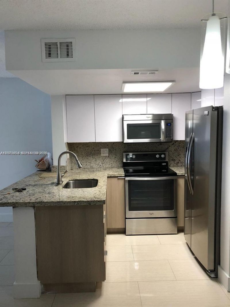 8670 NW 6th Ln , Unit 4-208, Miami, FL 33126 Photo