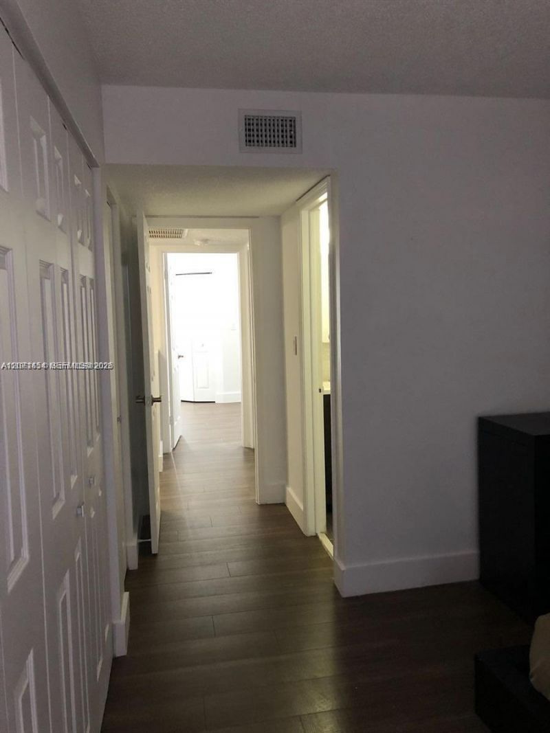 8670 NW 6th Ln , Unit 4-208, Miami, FL 33126 Photo