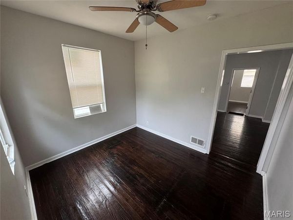 5006 Grace Avenue, St Louis, MO 63116