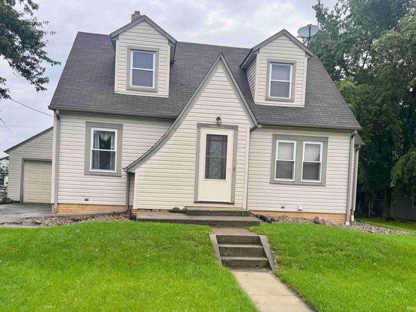 11529 Edgewater Avenue, Hoagland, IN 46745