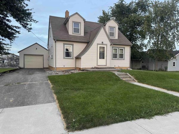 11529 Edgewater Avenue, Hoagland, IN 46745