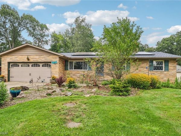 4908 Encino Drive, Akron, OH 44319