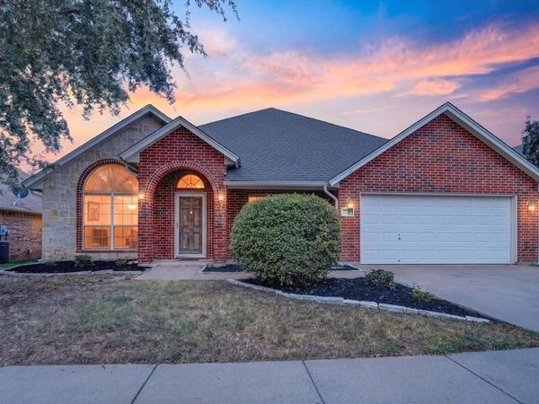 6829 Cheatham Drive, Watauga, TX 76148