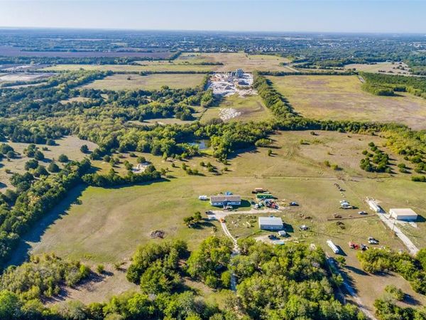 2834536 CR 413 , Melissa, TX 75454