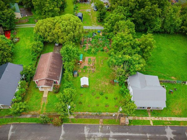 1208 & 1/2 Claiborne Street, Johnson City, TN 37601