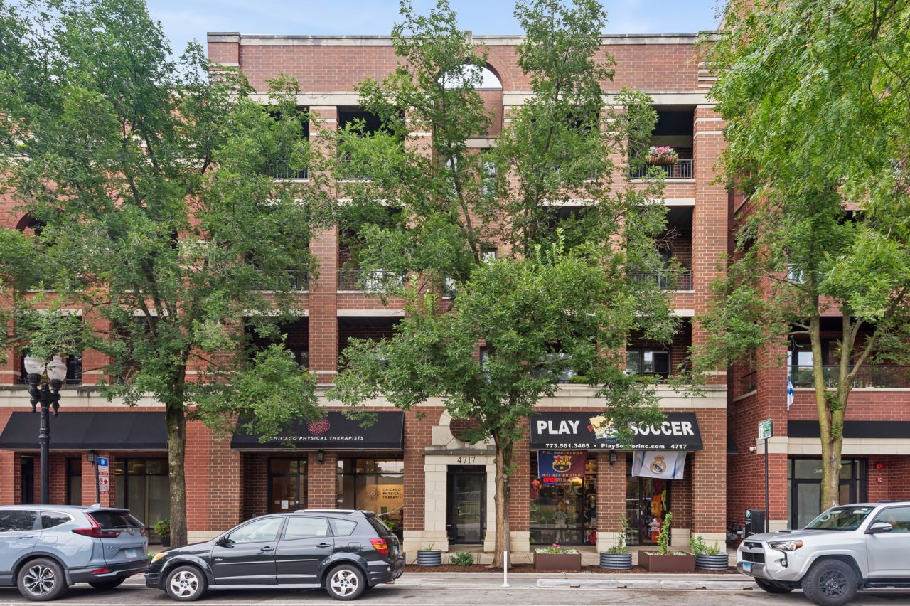 4717 N Clark Street, Unit 3N, Chicago, IL 60640 Main Photo