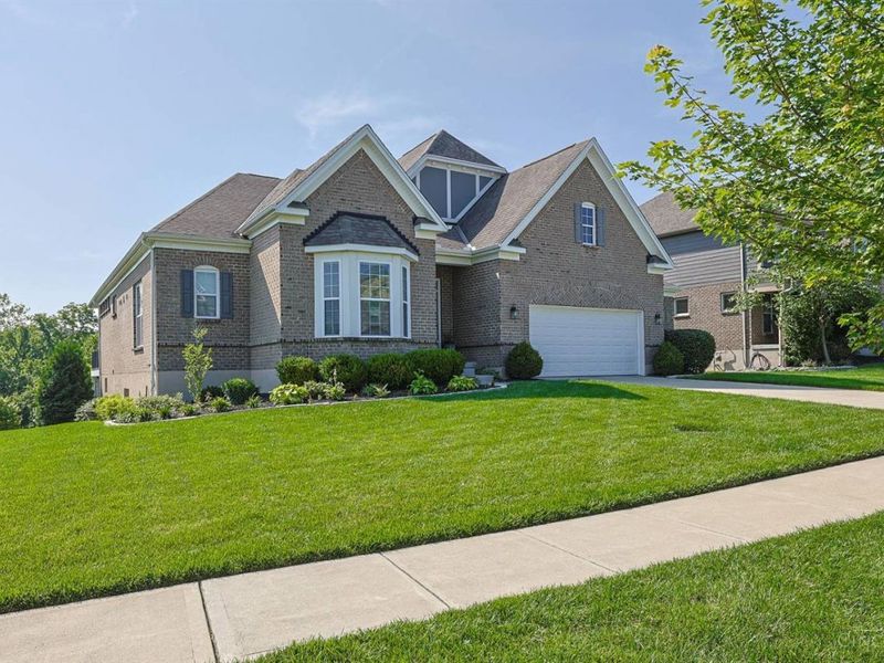 5915 Laurel Run Drive, Liberty Township, OH 45011 Photo 2
