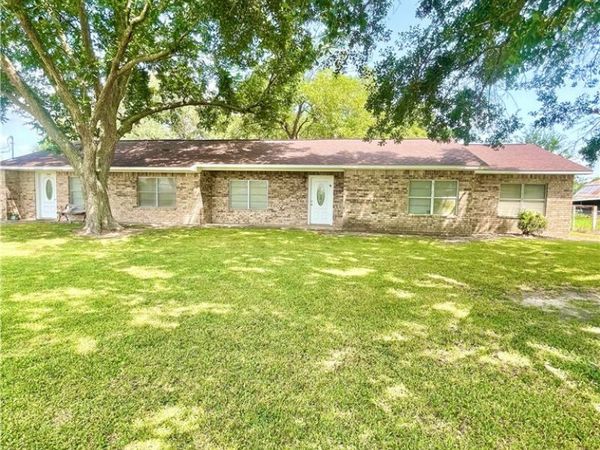 1840 Loop 522 , Ganado, TX 77962