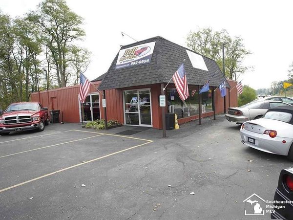 9947 Brooklyn Road, Brooklyn, MI 49230