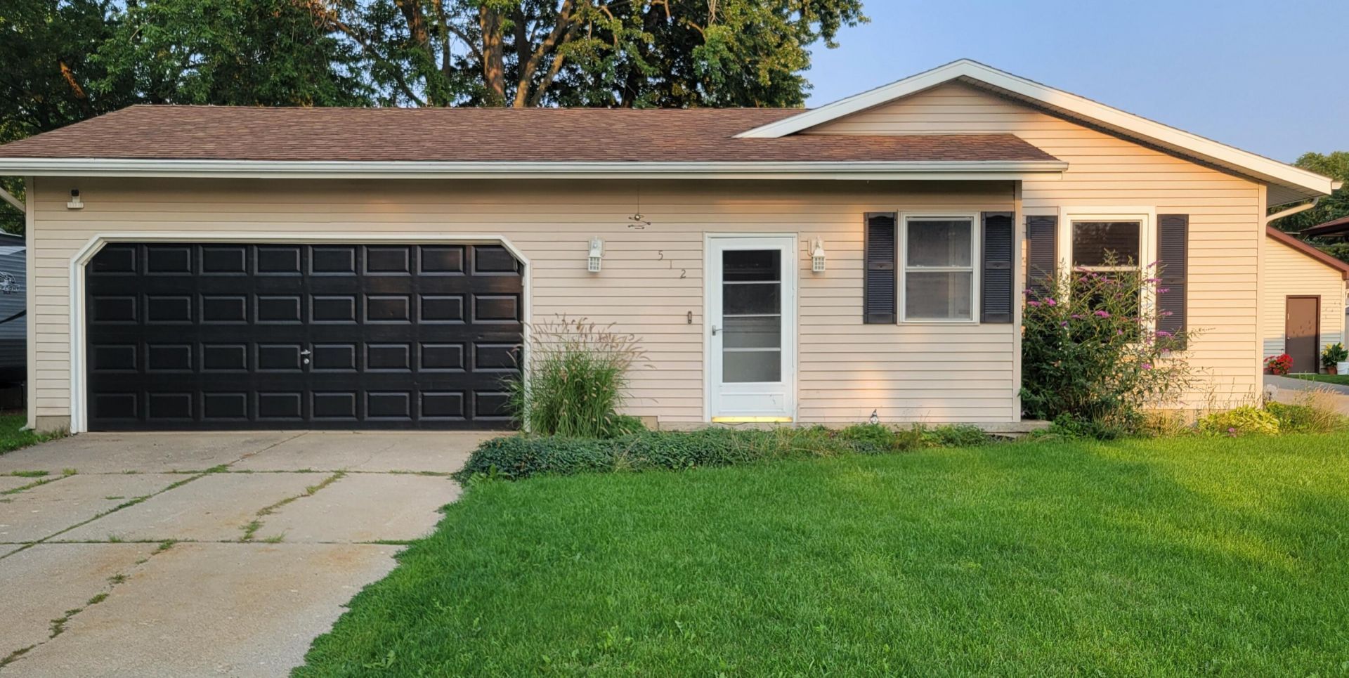 512 Faircrest Avenue Nw, Grand Rapids, MI 49534 Main Photo