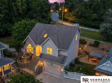807 Forestview Circle, Bellevue, NE 68005