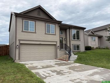 9152 Hanover Street, Omaha, NE 68122