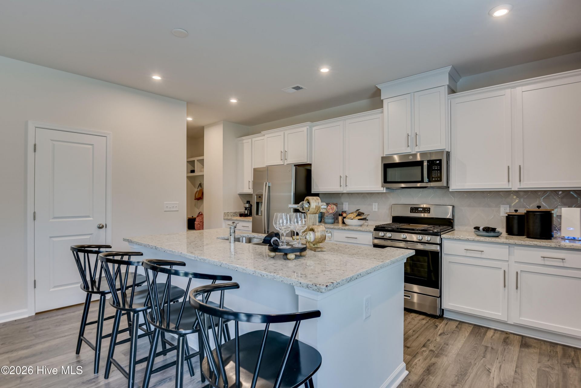 4512 Hartshorn Circle Photo 7