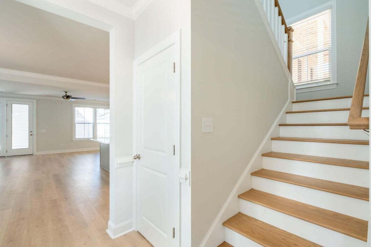 202 Cantona Drive Photo 14