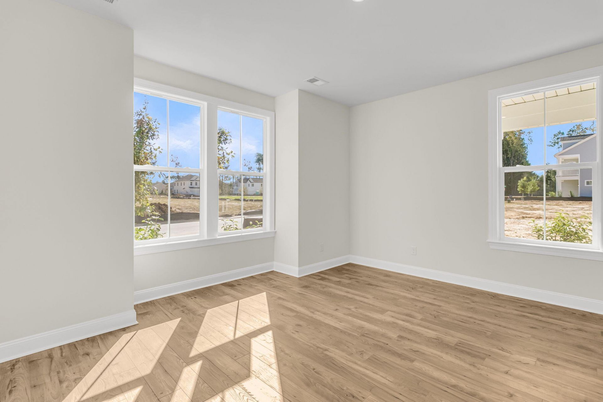 202 Cantona Drive Photo 16