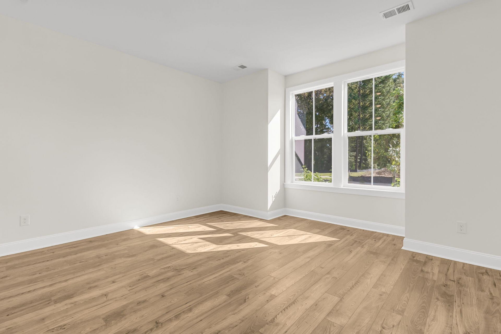 202 Cantona Drive Photo 17