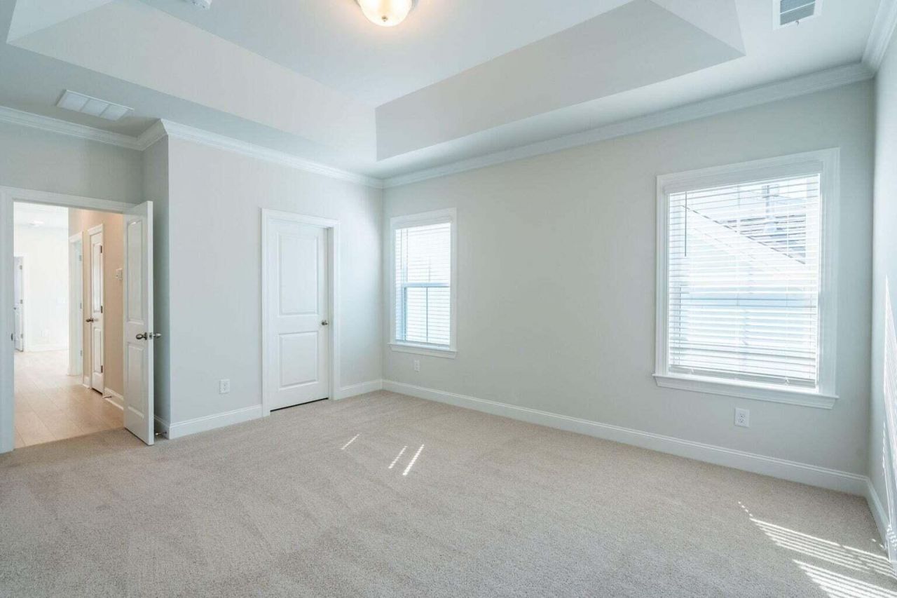 202 Cantona Drive Photo 18