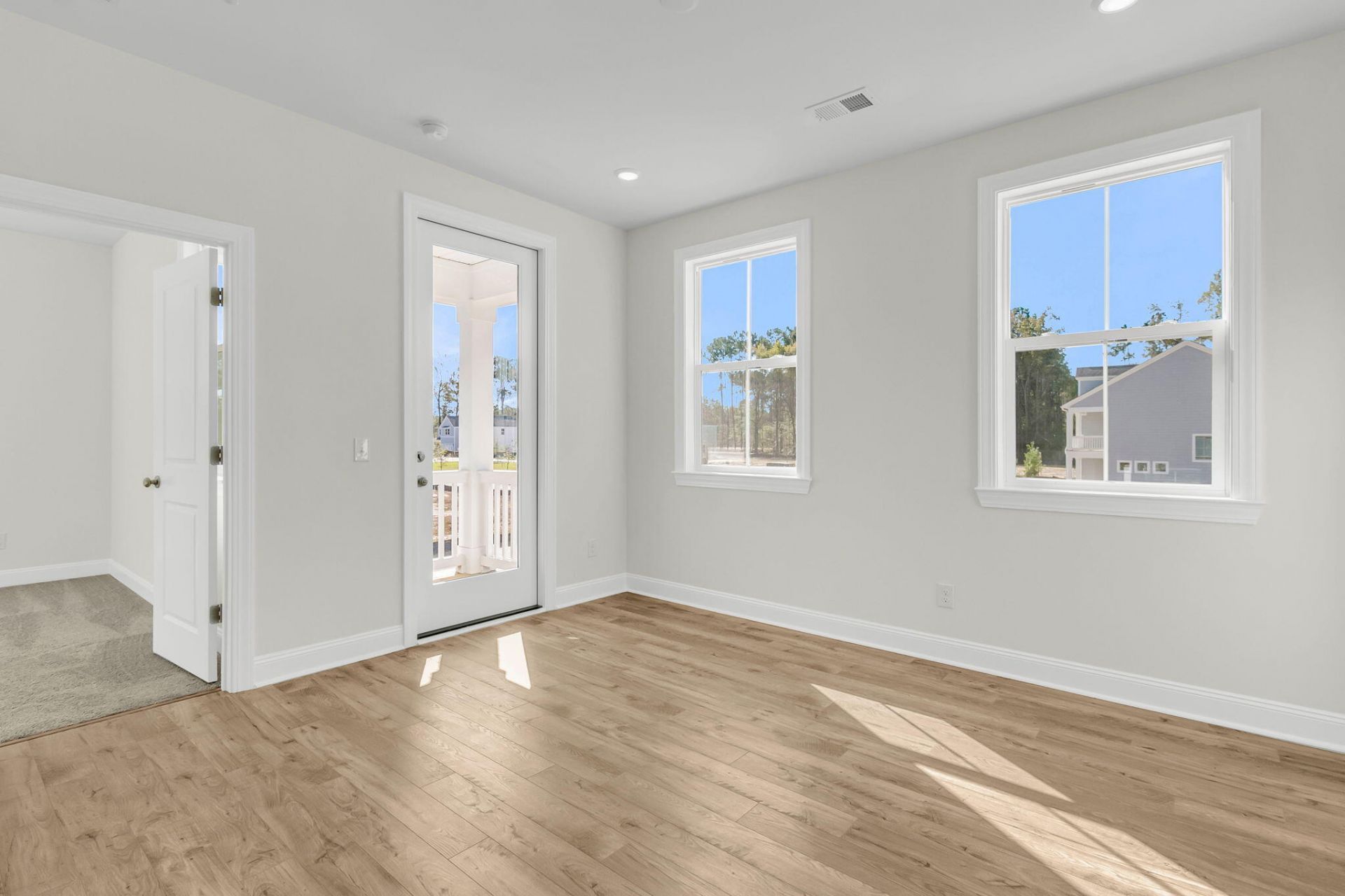 202 Cantona Drive Photo 22