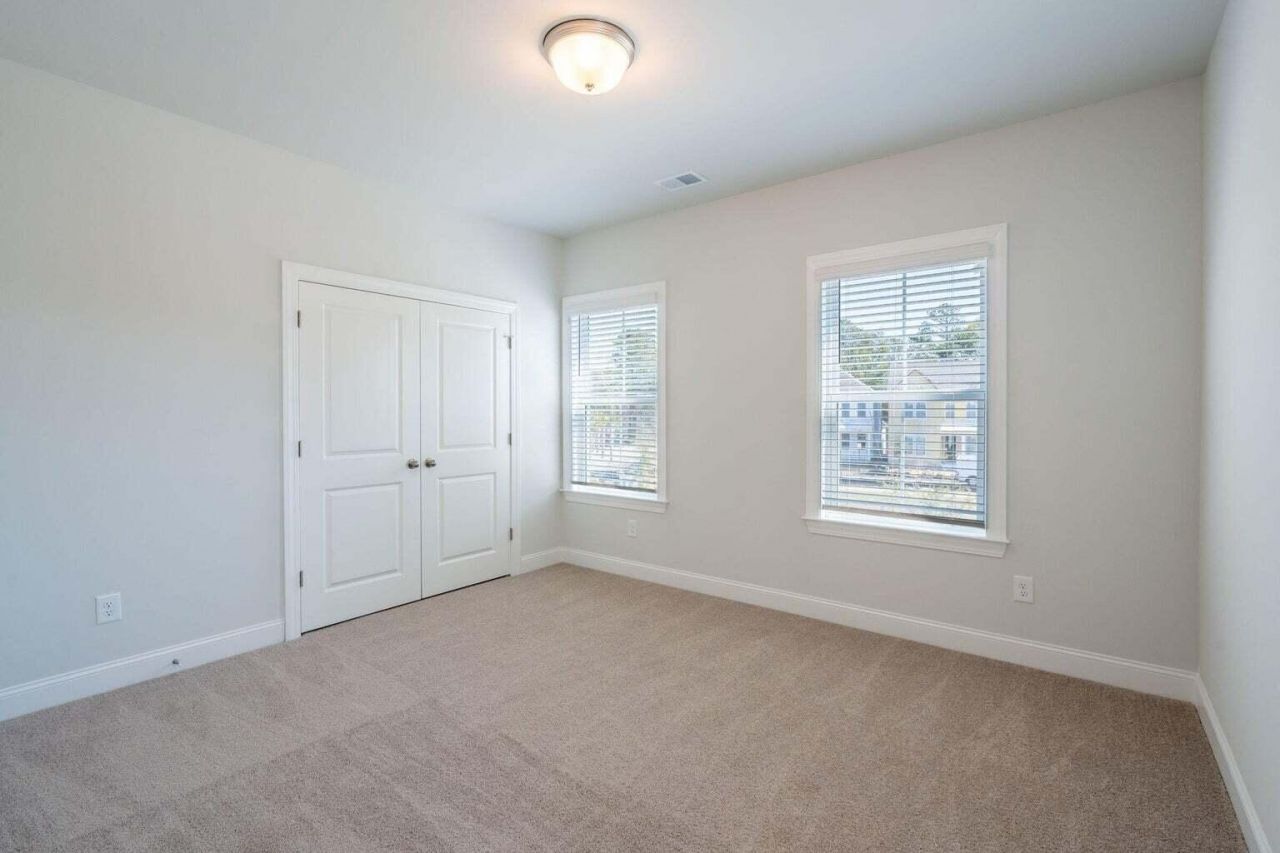 202 Cantona Drive Photo 25