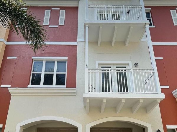 2377 Vintage Drive, Lighthouse Point, FL 33064