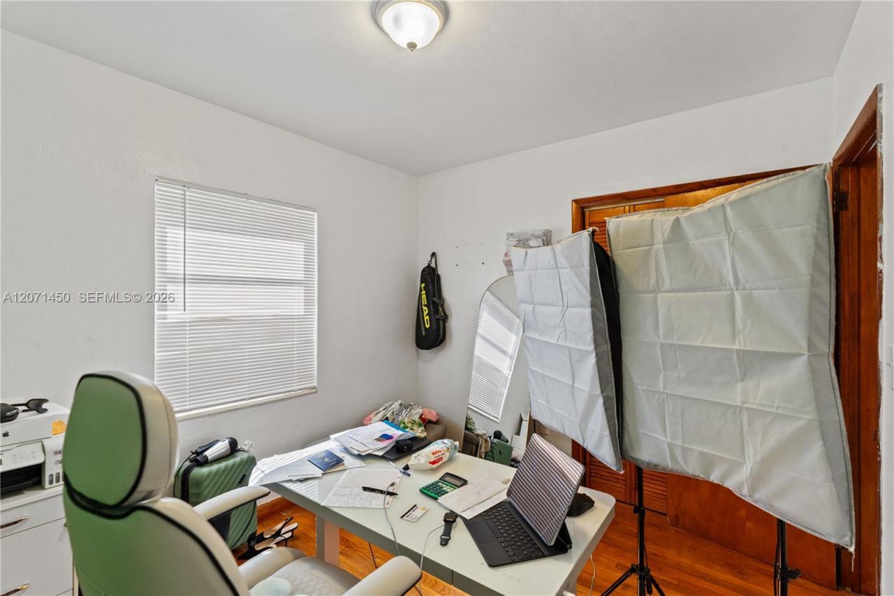 3445 NW 2nd St, Miami, FL 33125 Photo