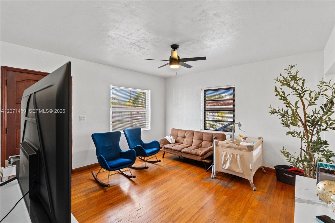 3445 NW 2nd St, Miami, FL 33125 Photo