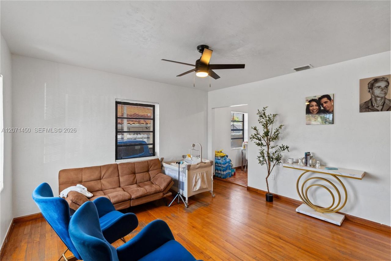 3445 NW 2nd St, Miami, FL 33125 Photo