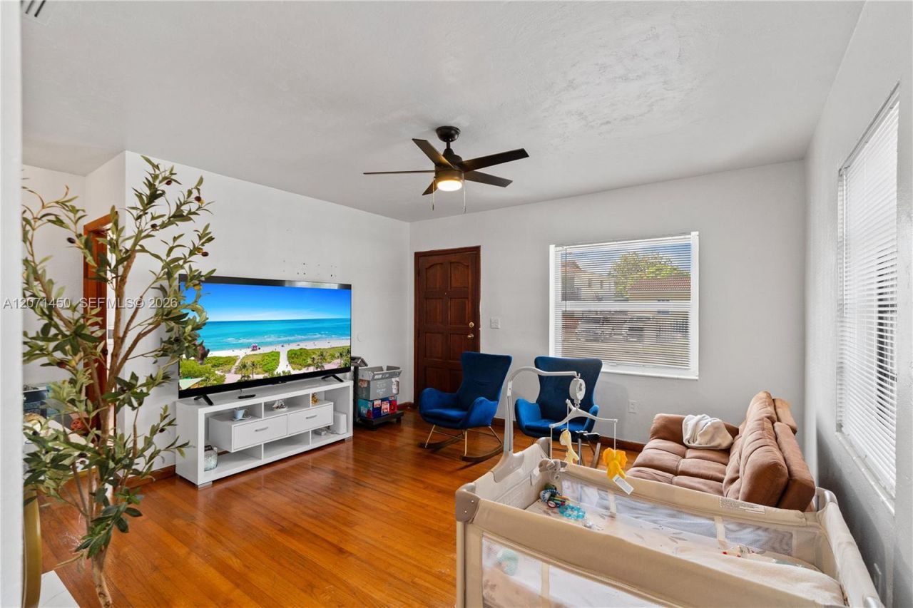 3445 NW 2nd St, Miami, FL 33125 Photo