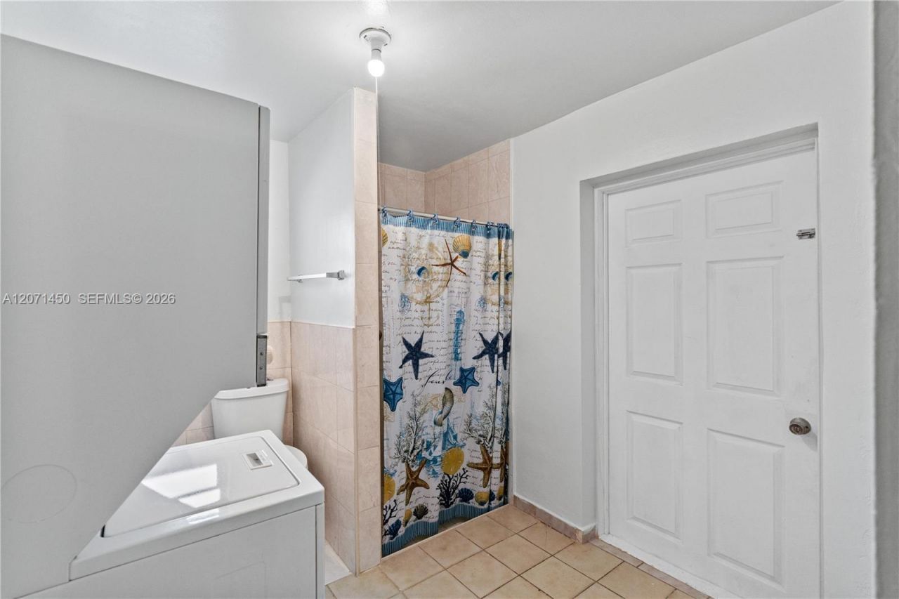 3445 NW 2nd St, Miami, FL 33125 Photo