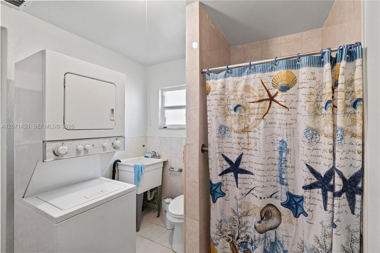 3445 NW 2nd St, Miami, FL 33125 Photo