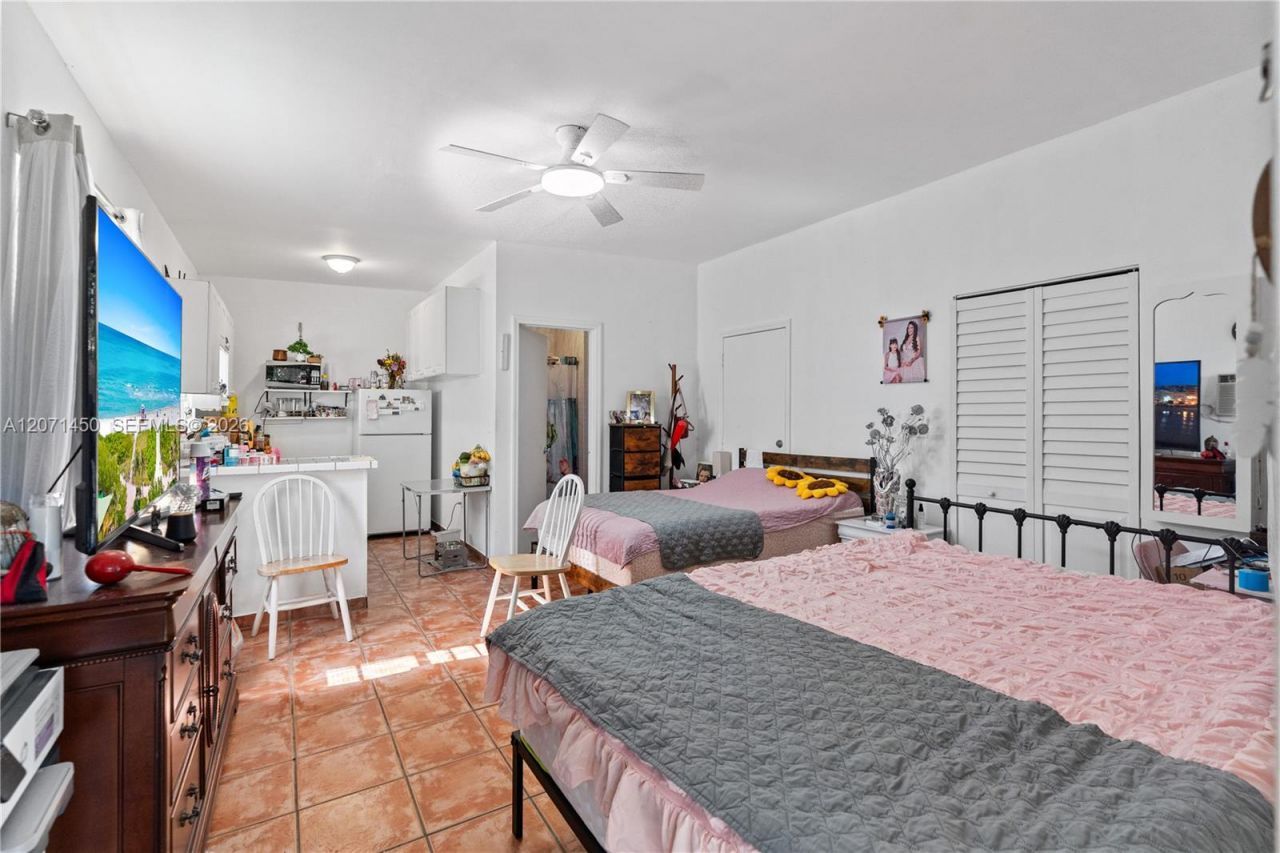 3445 NW 2nd St, Miami, FL 33125 Photo