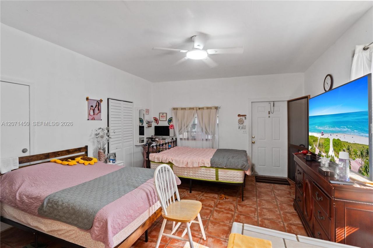 3445 NW 2nd St, Miami, FL 33125 Photo