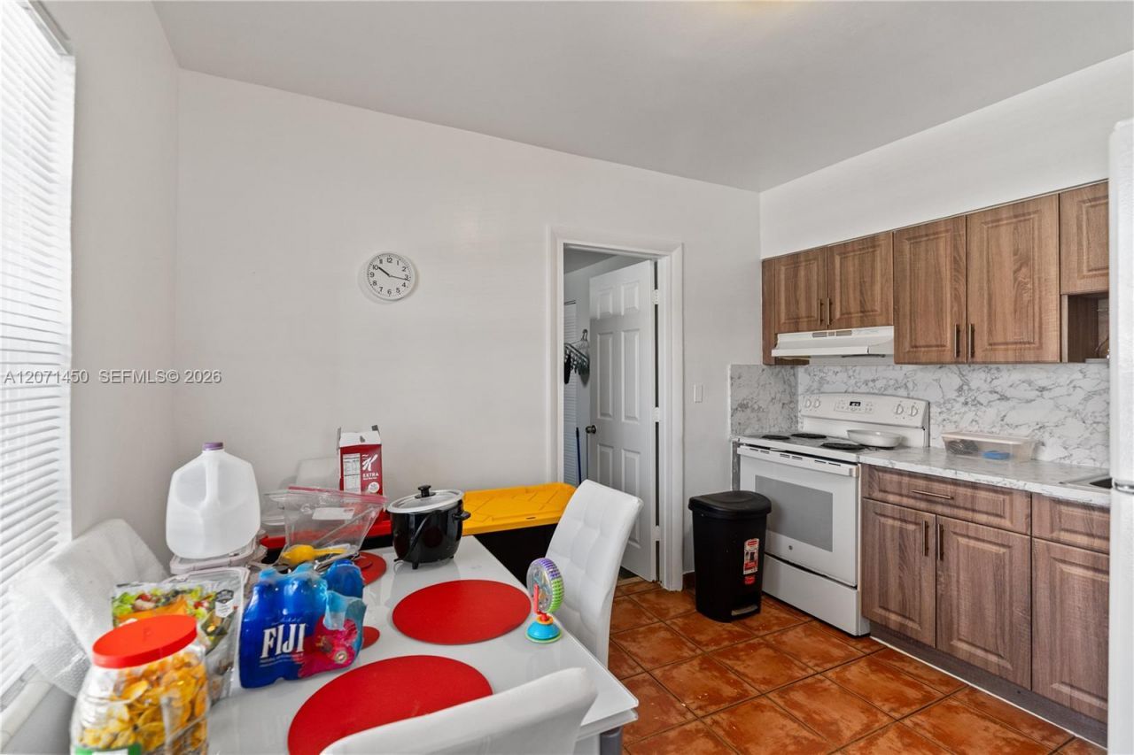 3445 NW 2nd St, Miami, FL 33125 Photo