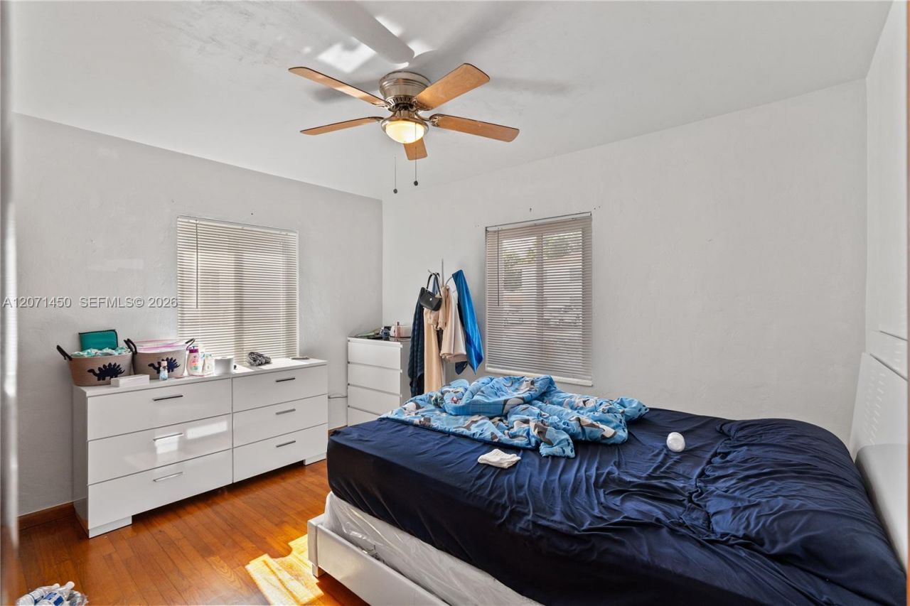 3445 NW 2nd St, Miami, FL 33125 Photo