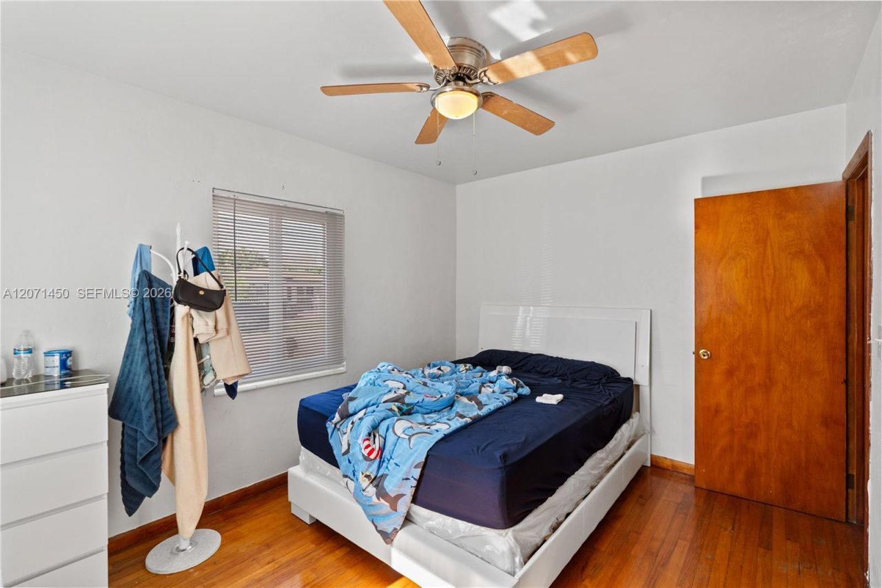 3445 NW 2nd St, Miami, FL 33125 Photo