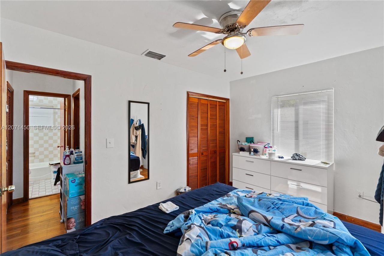 3445 NW 2nd St, Miami, FL 33125 Photo