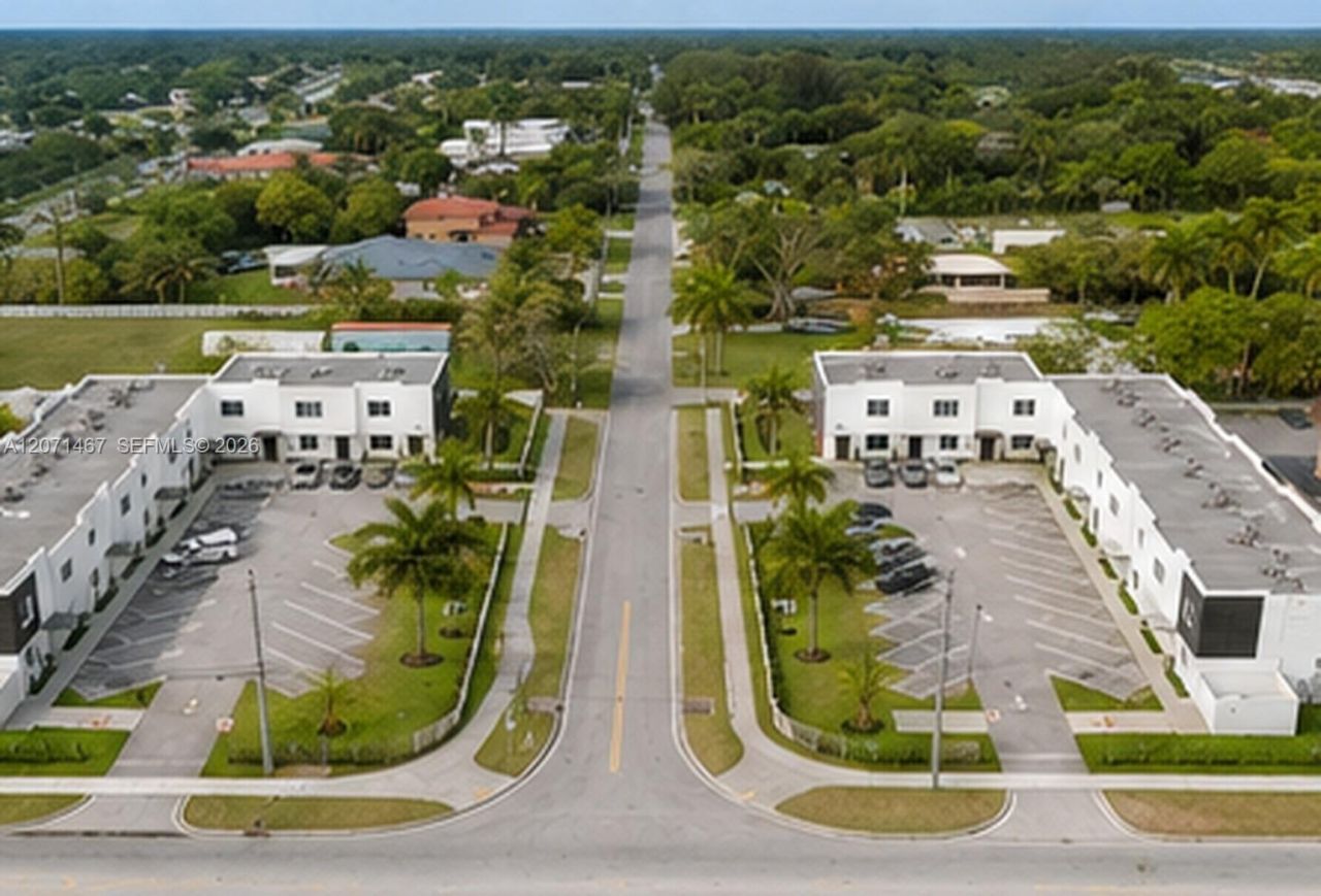171 NW 158th St, Unit 11, Miami, FL 33169 Photo
