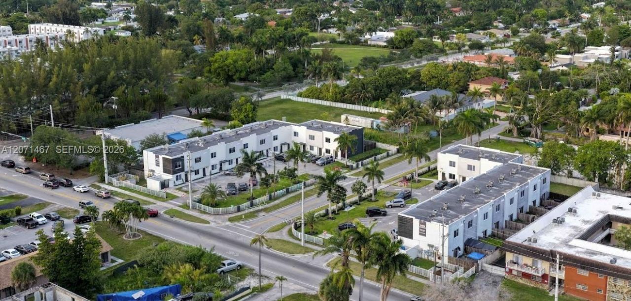 171 NW 158th St, Unit 11, Miami, FL 33169 Photo