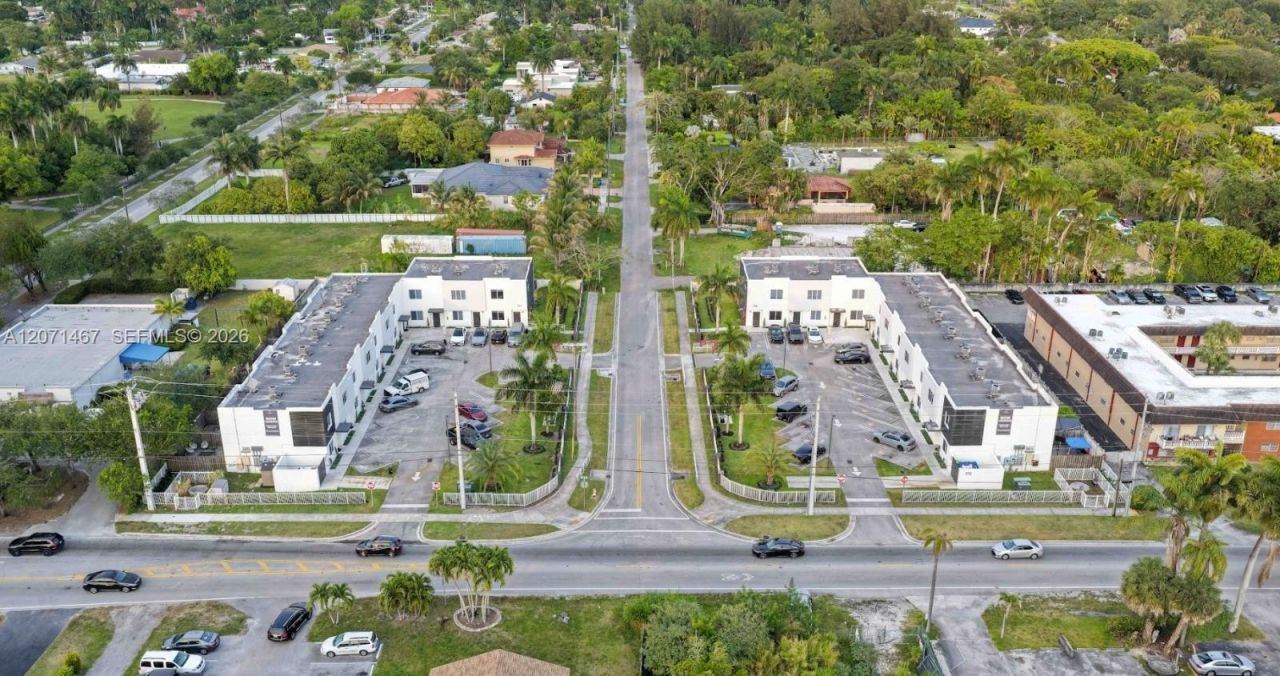 171 NW 158th St, Unit 11, Miami, FL 33169 Photo