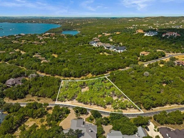 17609 Regatta View DR, Jonestown, TX 78645
