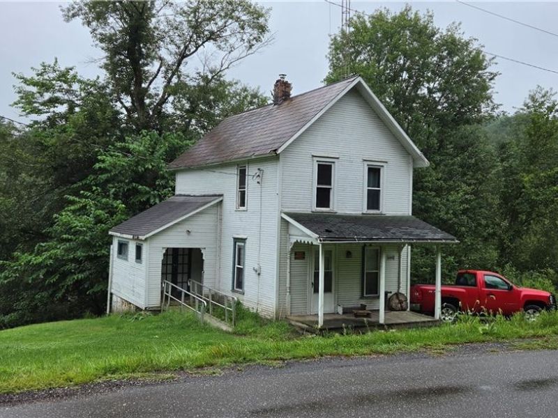 6448 Lindentree Road NE, Mineral City, OH 44656 Photo 1
