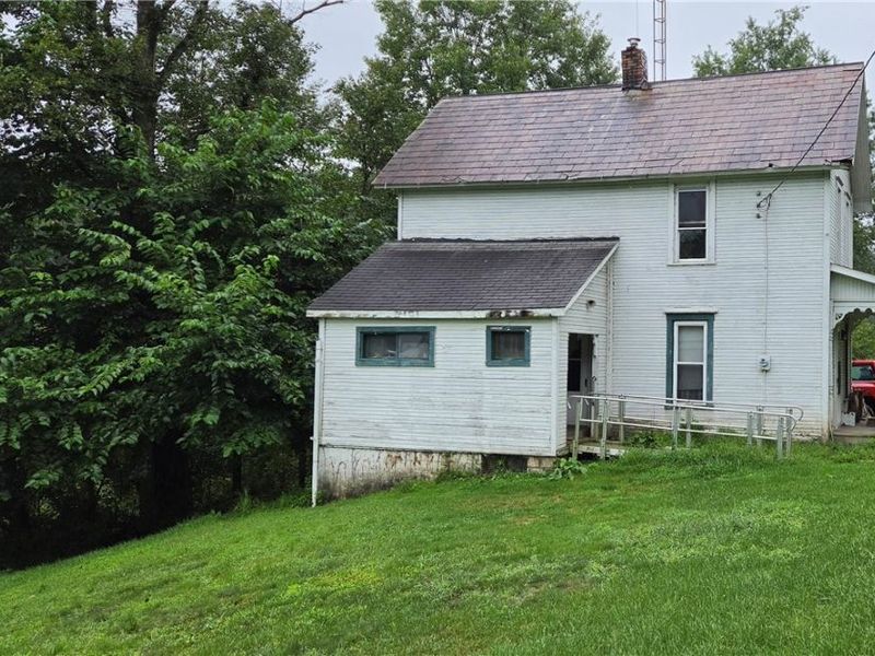 6448 Lindentree Road NE, Mineral City, OH 44656 Photo 3