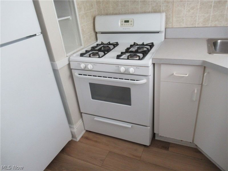 1518 Ridgewood Avenue, Unit Upstairs, Lakewood, OH 44107 Photo 14