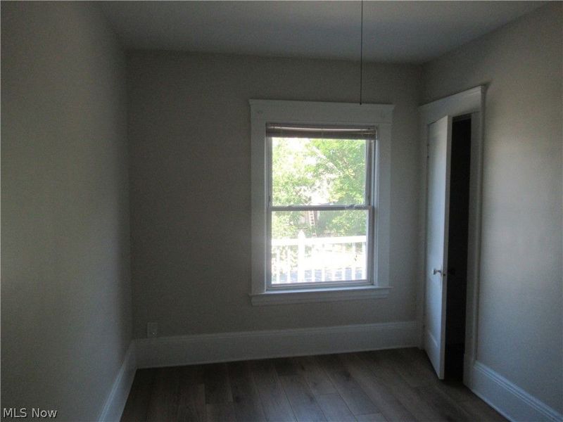 1518 Ridgewood Avenue, Unit Upstairs, Lakewood, OH 44107 Photo 3