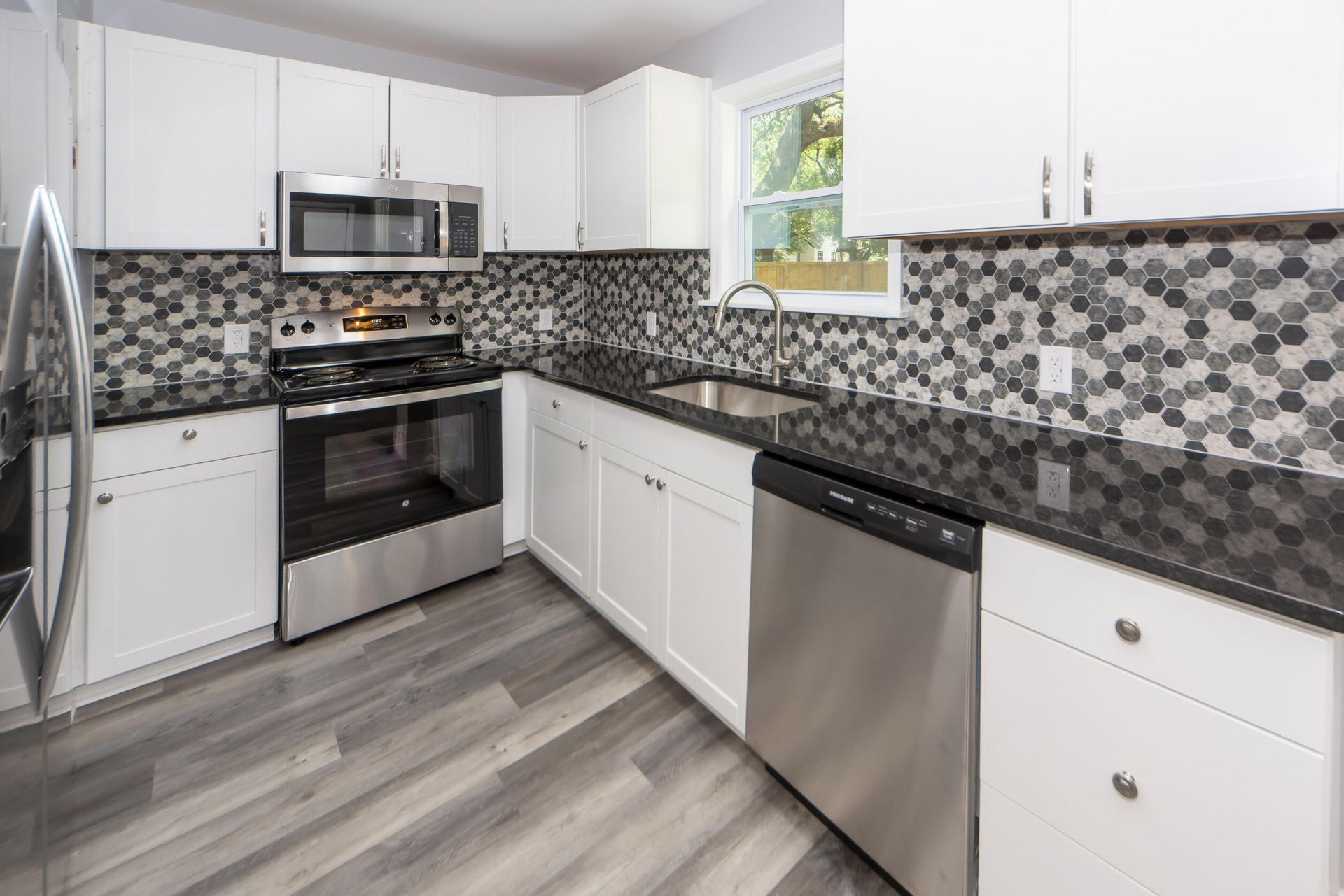 835 Prince John Drive Photo 11