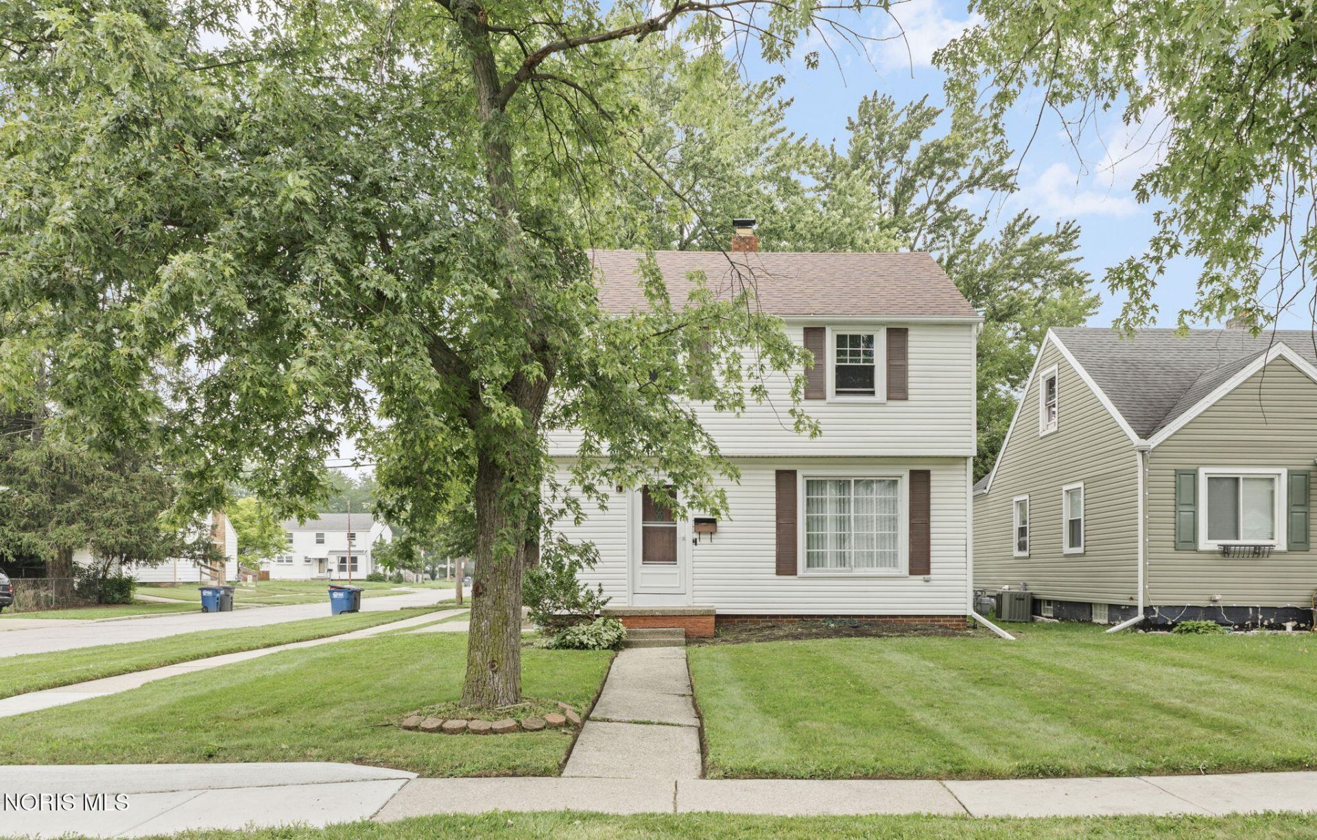 3040 Strathmoor Avenue, Toledo, OH 43614 Main Photo